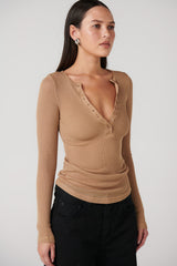 BAYSE BRAND - XAVIER BUTTON TOP - LATTE