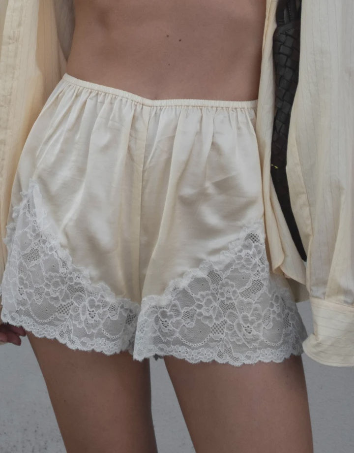 LUNA LANE - THE AMELIE LACE SHORT - LEMON