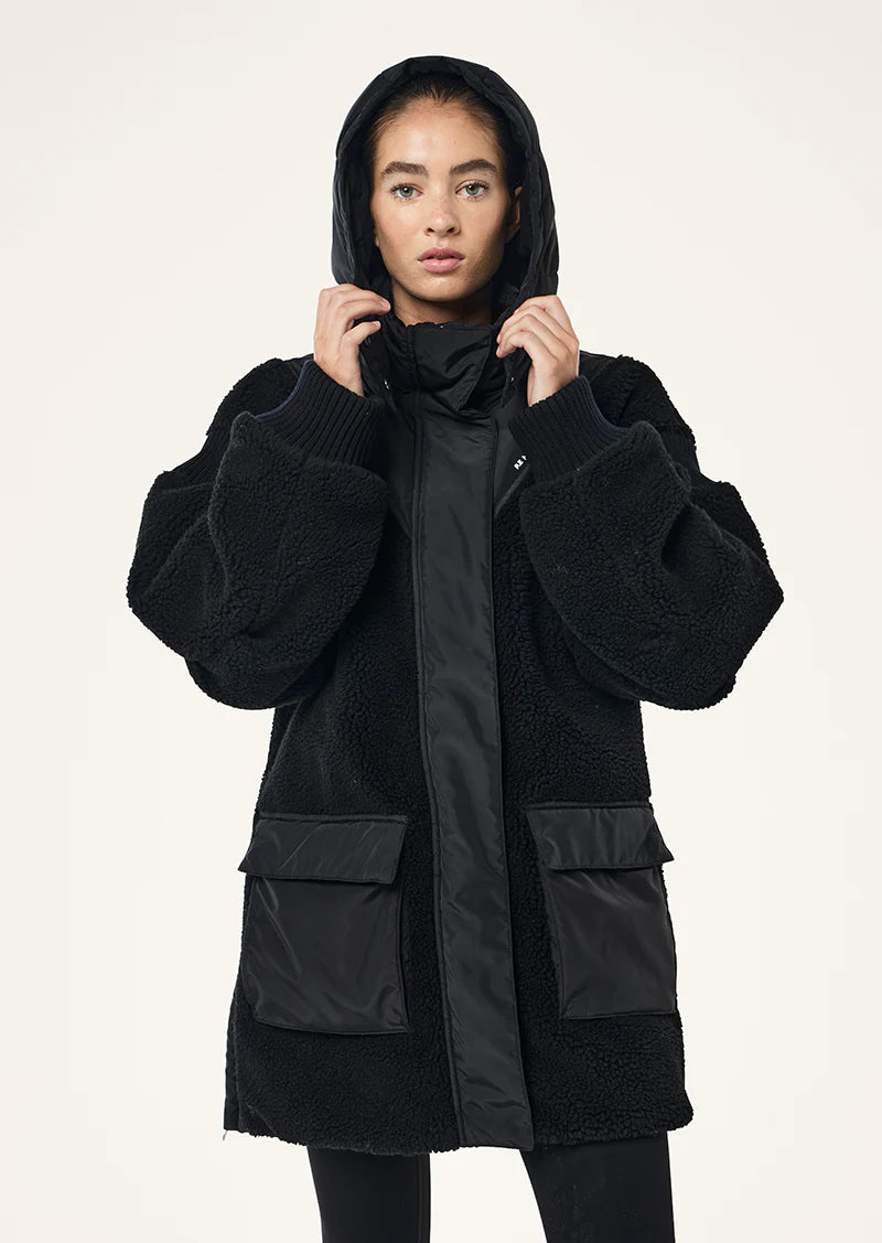 PE NATION - DISTRICT JACKET - BLACK