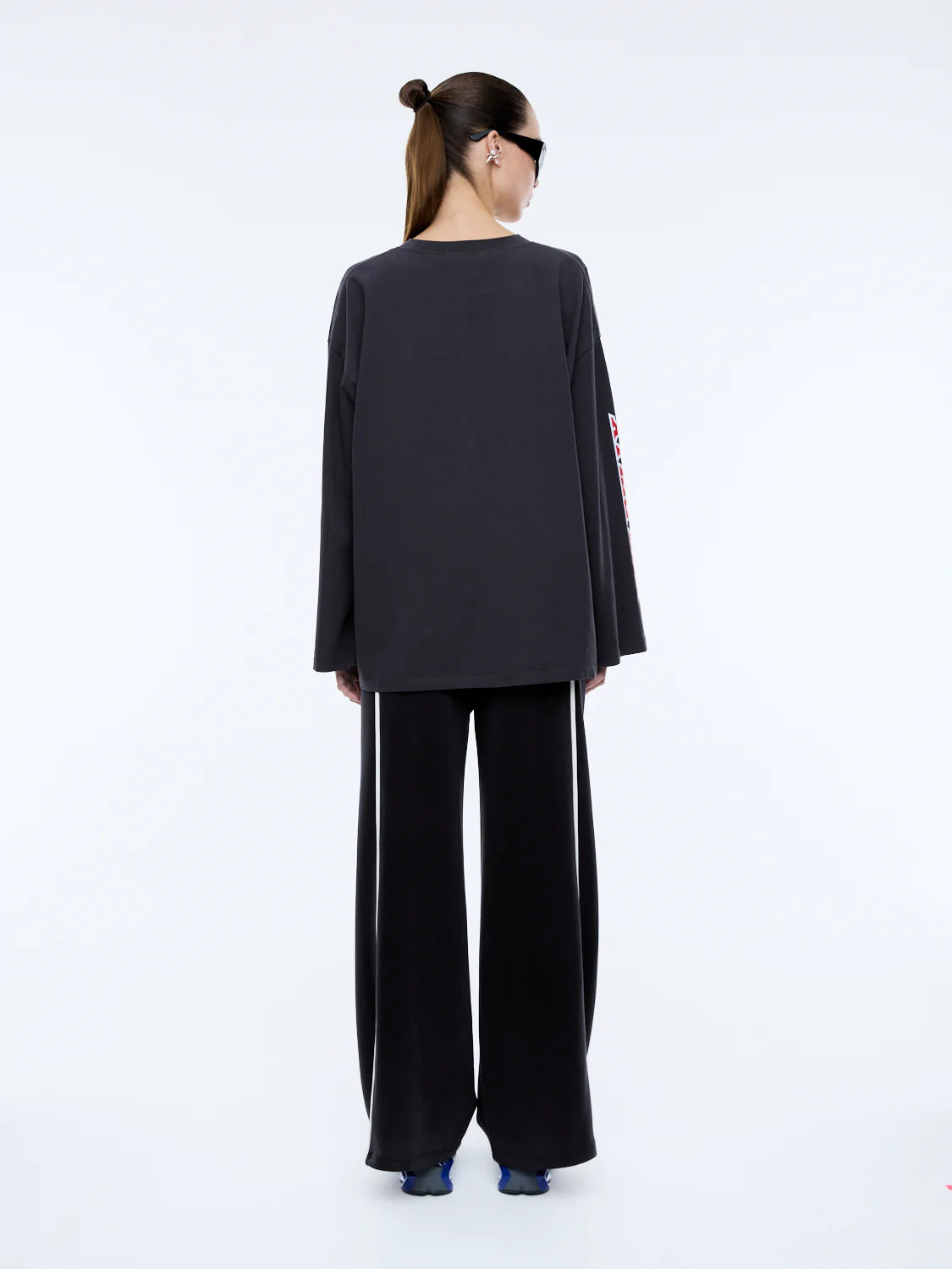 ENA PELLY - SPEEDWAY LONG SLEEVE TEE - WASHED CHARCOAL