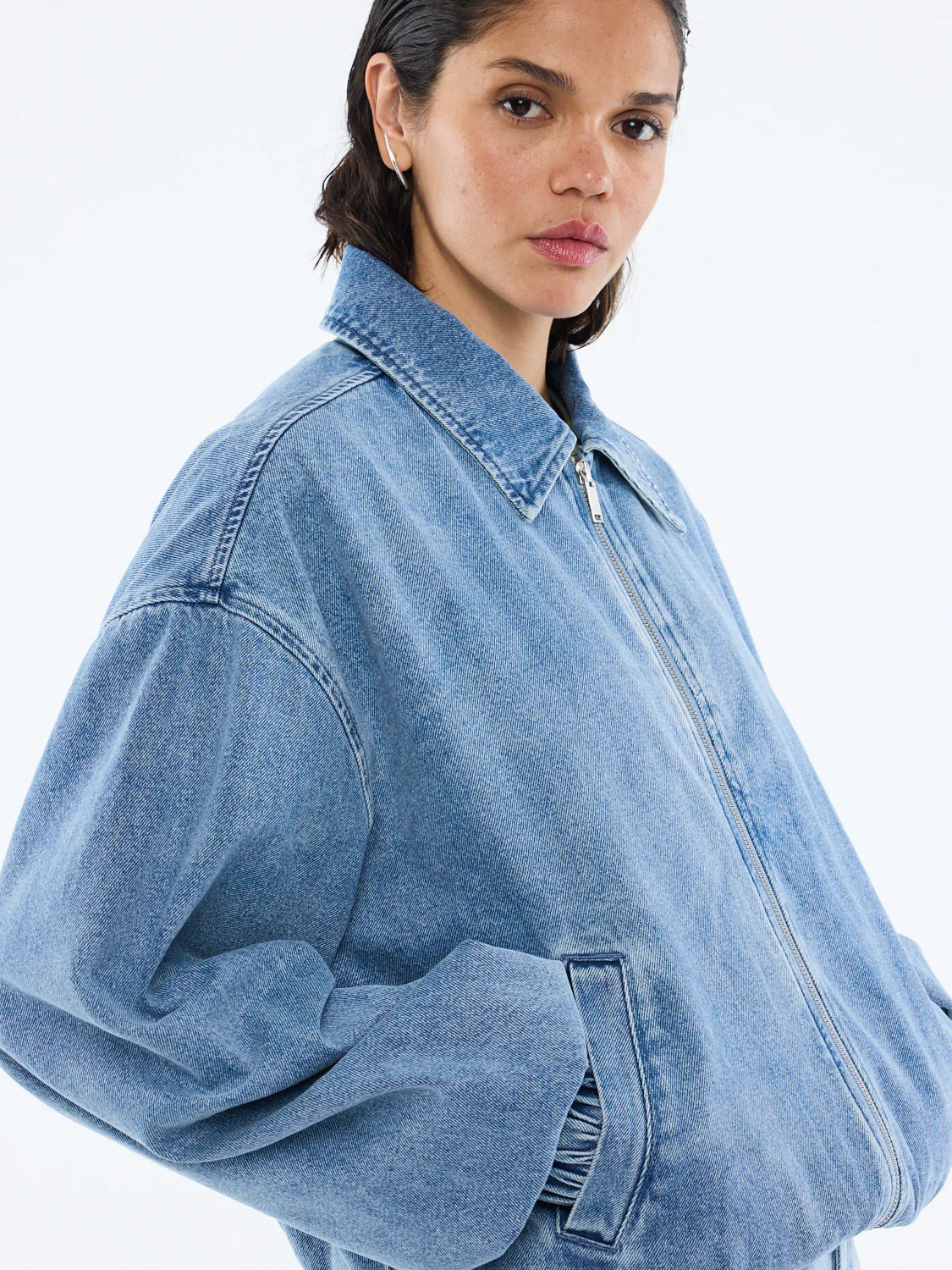 ENA PELLY - HARLOW DENIM BOMBER - MID BLUE WASH