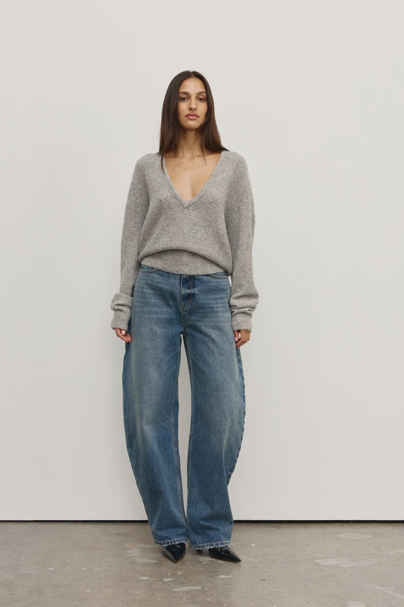 BAYSE - SONIA V NECK - LIGHT GREY