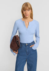 VIKTORIA & WOODS - CLIQUE RIB HENLEY - TILE BLUE