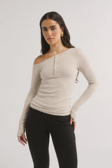 PRIMI - COBIE OFF SHOULDER LONG SLEEVE - OATMEAL