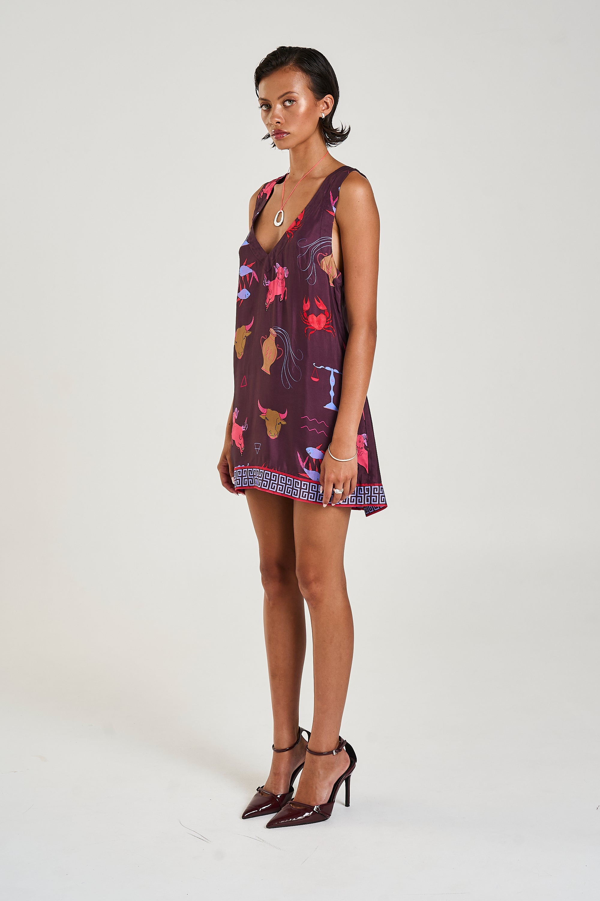 SUMMI SUMMI - V-NECK SHIFT DRESS - ZODIAC