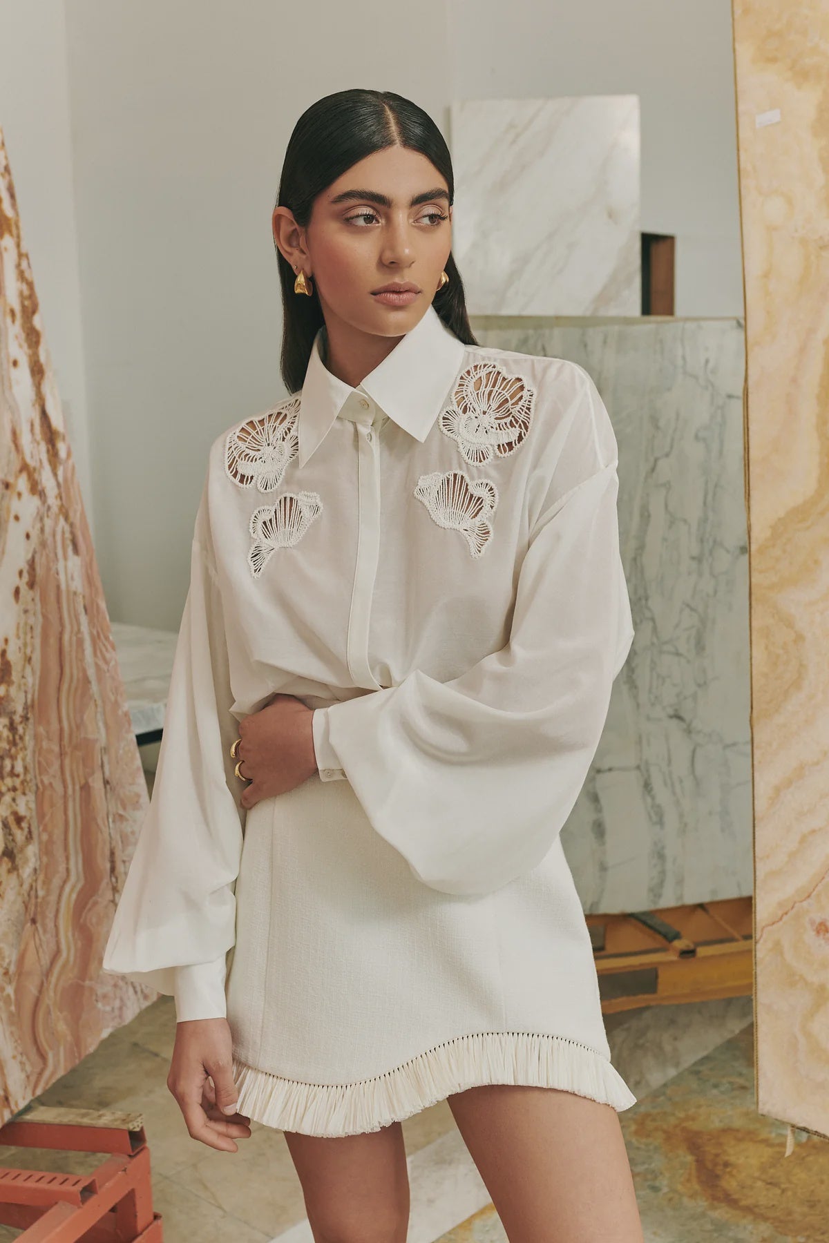 CLEA - AINSLEY EMBROIDERED SHIRT - OFF WHITE